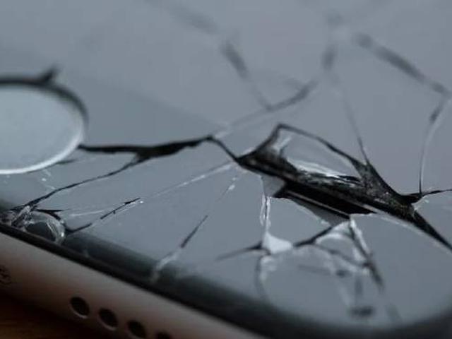 Apple Patenkan Smartphone Lipat yang Layarnya Bisa Pulih Sendiri Saat Penyok